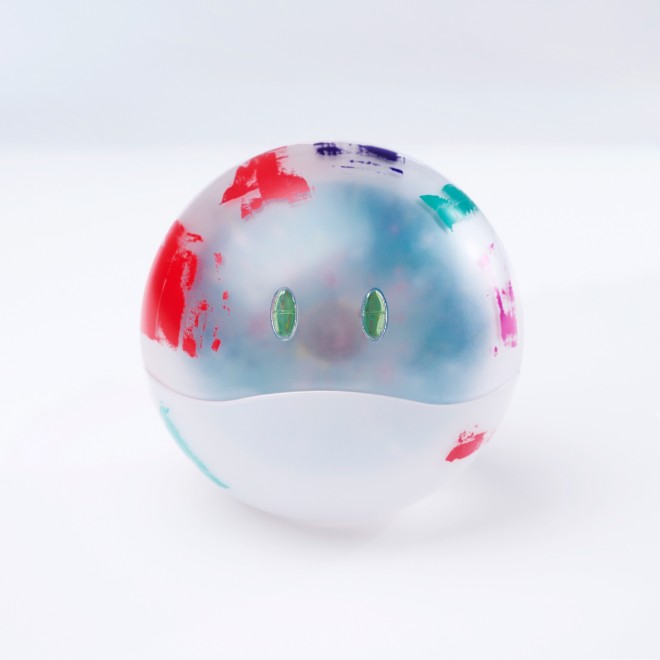 Kenshi Yonezu celebrates his 15th single “Plazma / BOW AND ARROW” with four editions, including controller device and HALO versions, illustrated by Yonezu himself. Poster campaigns and a live photo exhibition shot by Jiro Konami further mark this release.